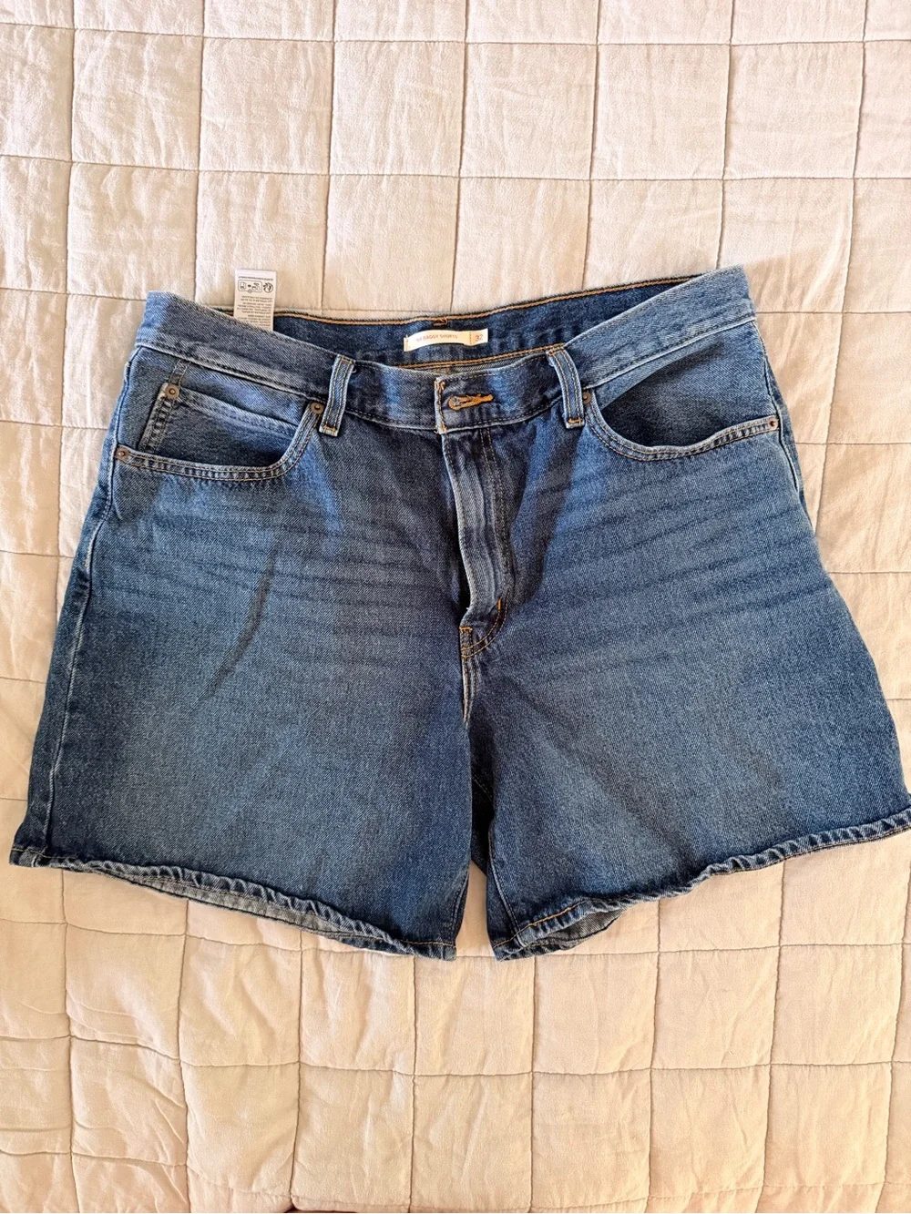Levi’s Women’s 94 Baggy Shorts